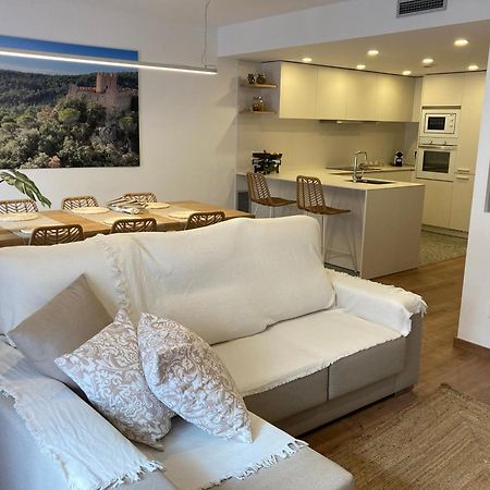 Apartamento Centrico, Climatizado Y Totalmente Equipado De 3 Habitaciones Para 6-7 Personas サンタ・コロマ・デ・ファルネルス エクステリア 写真