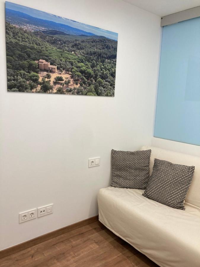 Apartamento Centrico, Climatizado Y Totalmente Equipado De 3 Habitaciones Para 6-7 Personas サンタ・コロマ・デ・ファルネルス エクステリア 写真