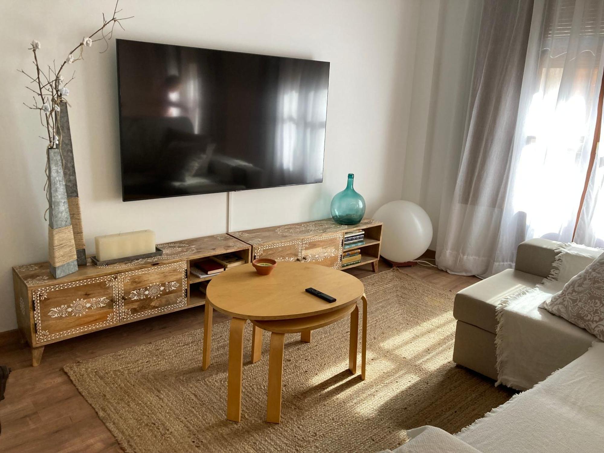 Apartamento Centrico, Climatizado Y Totalmente Equipado De 3 Habitaciones Para 6-7 Personas サンタ・コロマ・デ・ファルネルス エクステリア 写真