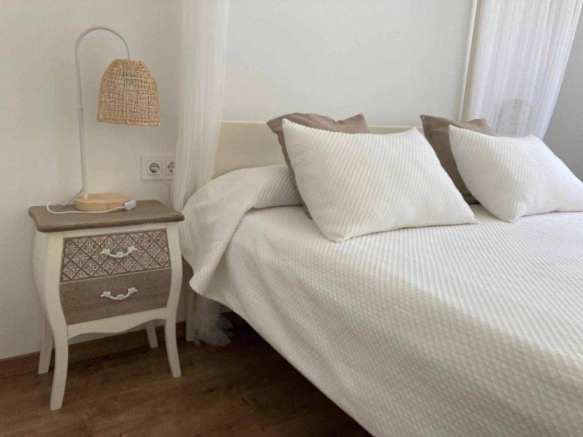Apartamento Centrico, Climatizado Y Totalmente Equipado De 3 Habitaciones Para 6-7 Personas サンタ・コロマ・デ・ファルネルス エクステリア 写真