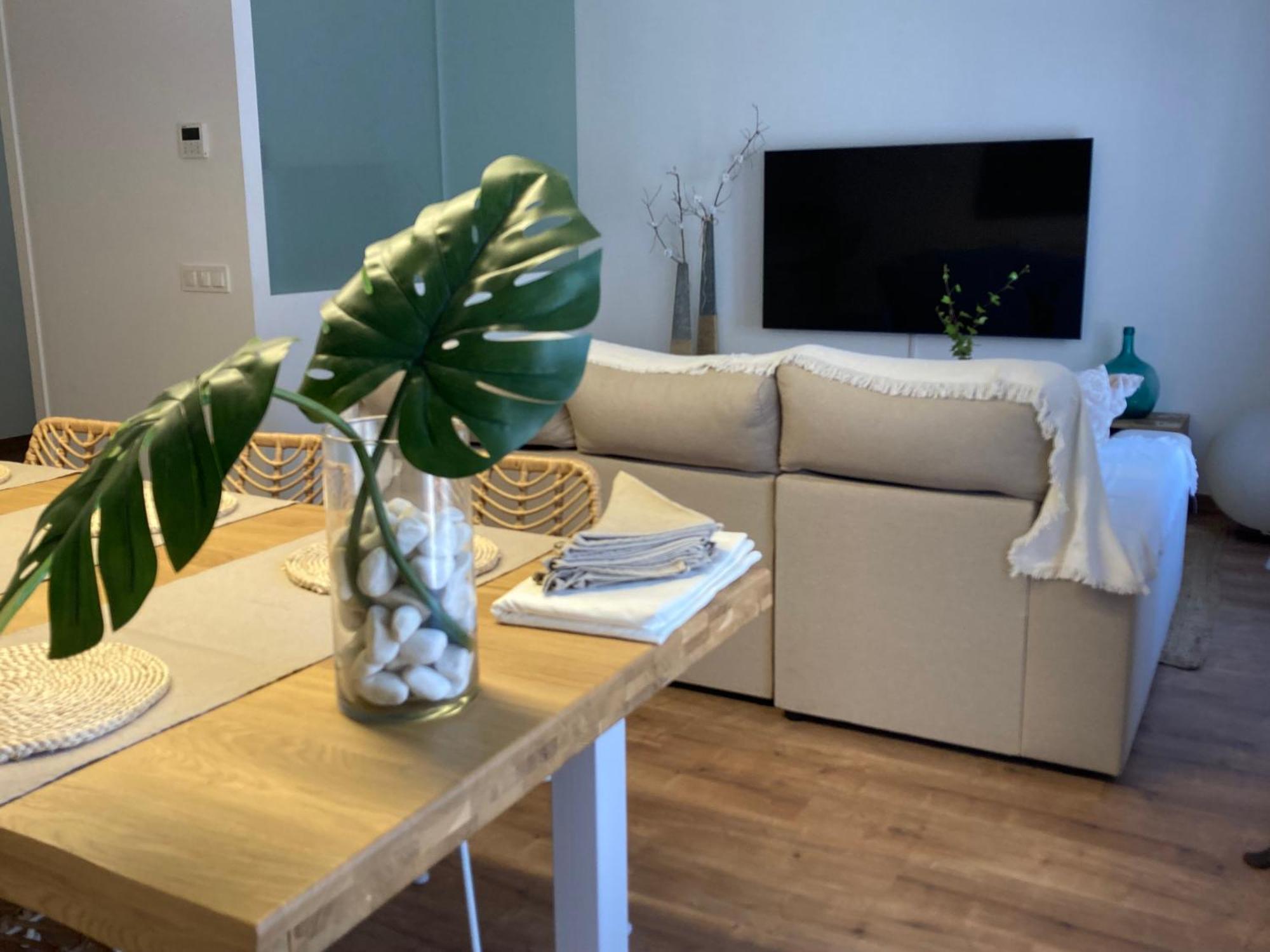 Apartamento Centrico, Climatizado Y Totalmente Equipado De 3 Habitaciones Para 6-7 Personas サンタ・コロマ・デ・ファルネルス エクステリア 写真